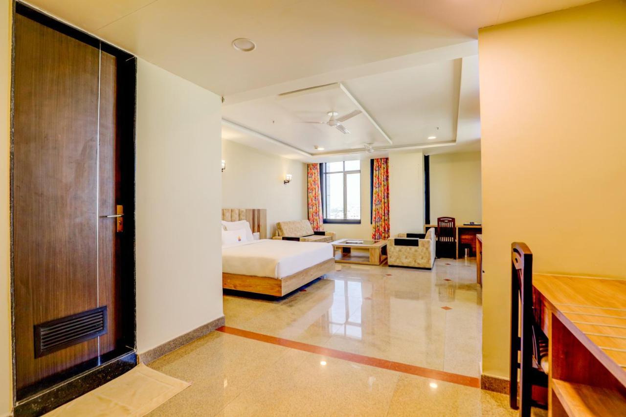 Hotel Shree Nanda Udajpur Zewnętrze zdjęcie