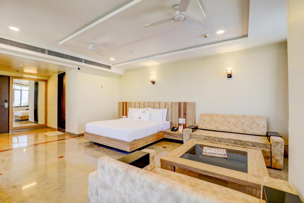 Hotel Shree Nanda Udajpur Zewnętrze zdjęcie