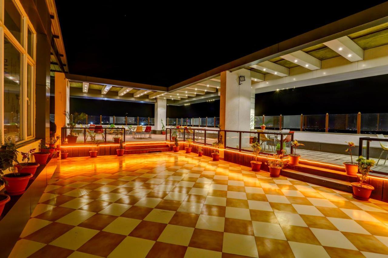 Hotel Shree Nanda Udajpur Zewnętrze zdjęcie