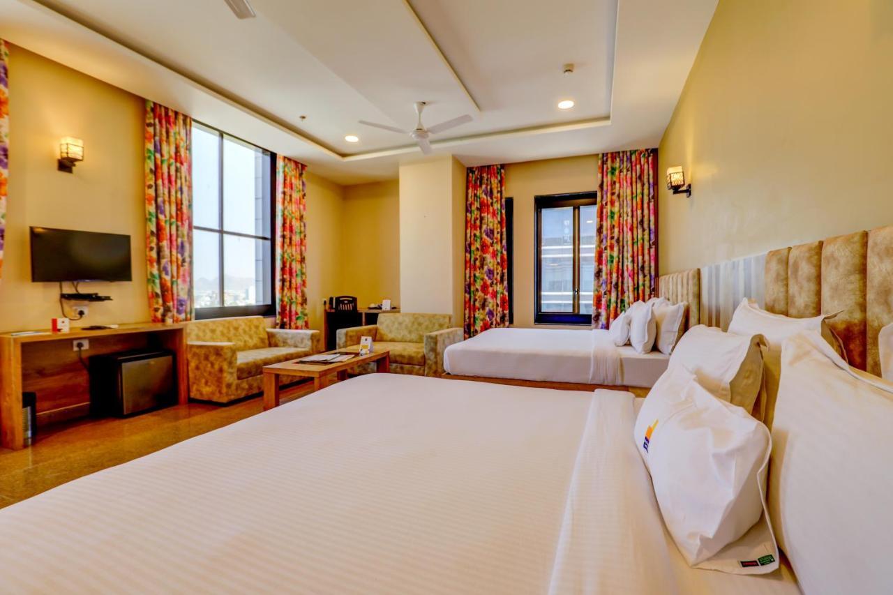 Hotel Shree Nanda Udajpur Zewnętrze zdjęcie