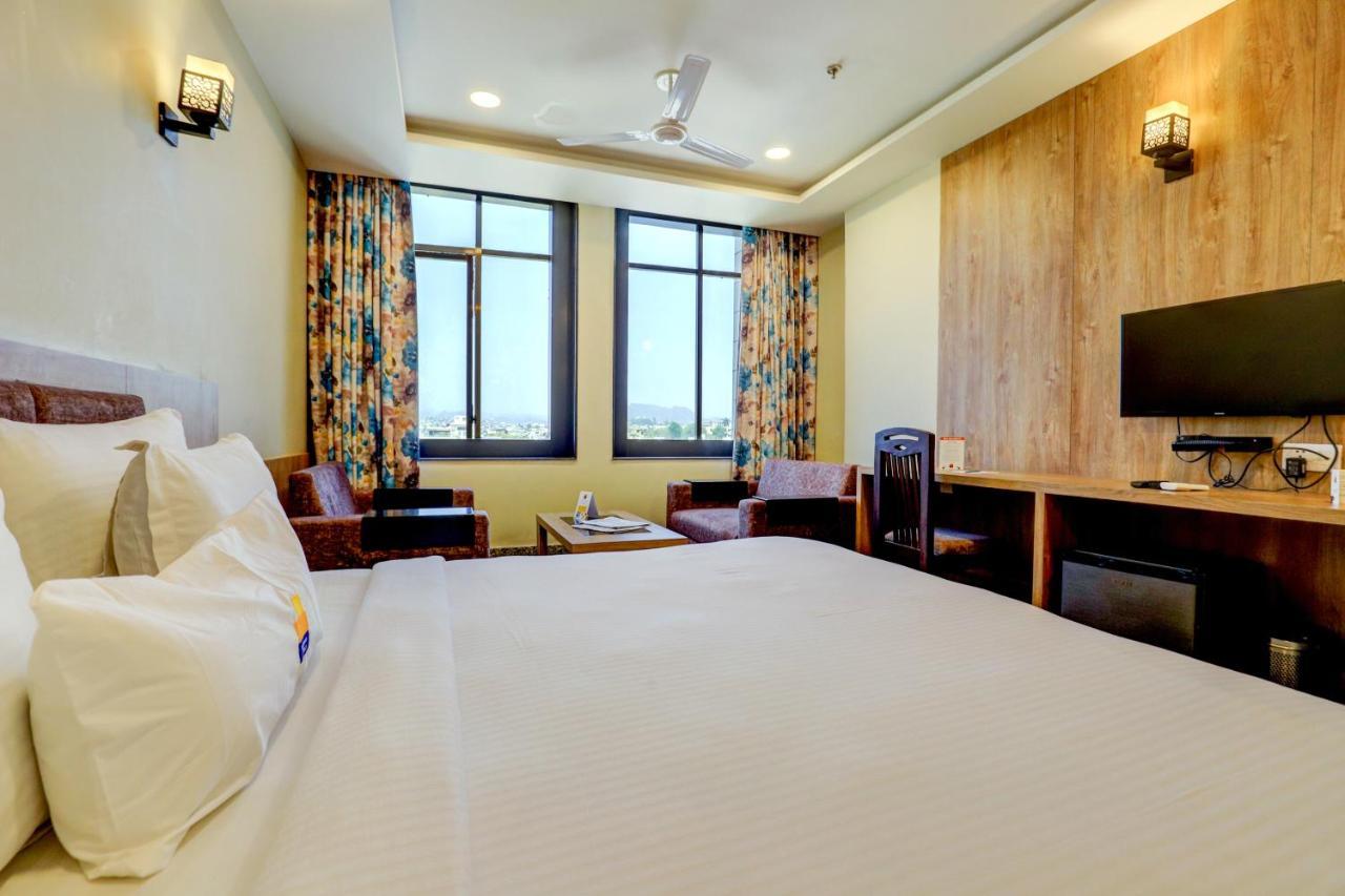 Hotel Shree Nanda Udajpur Zewnętrze zdjęcie