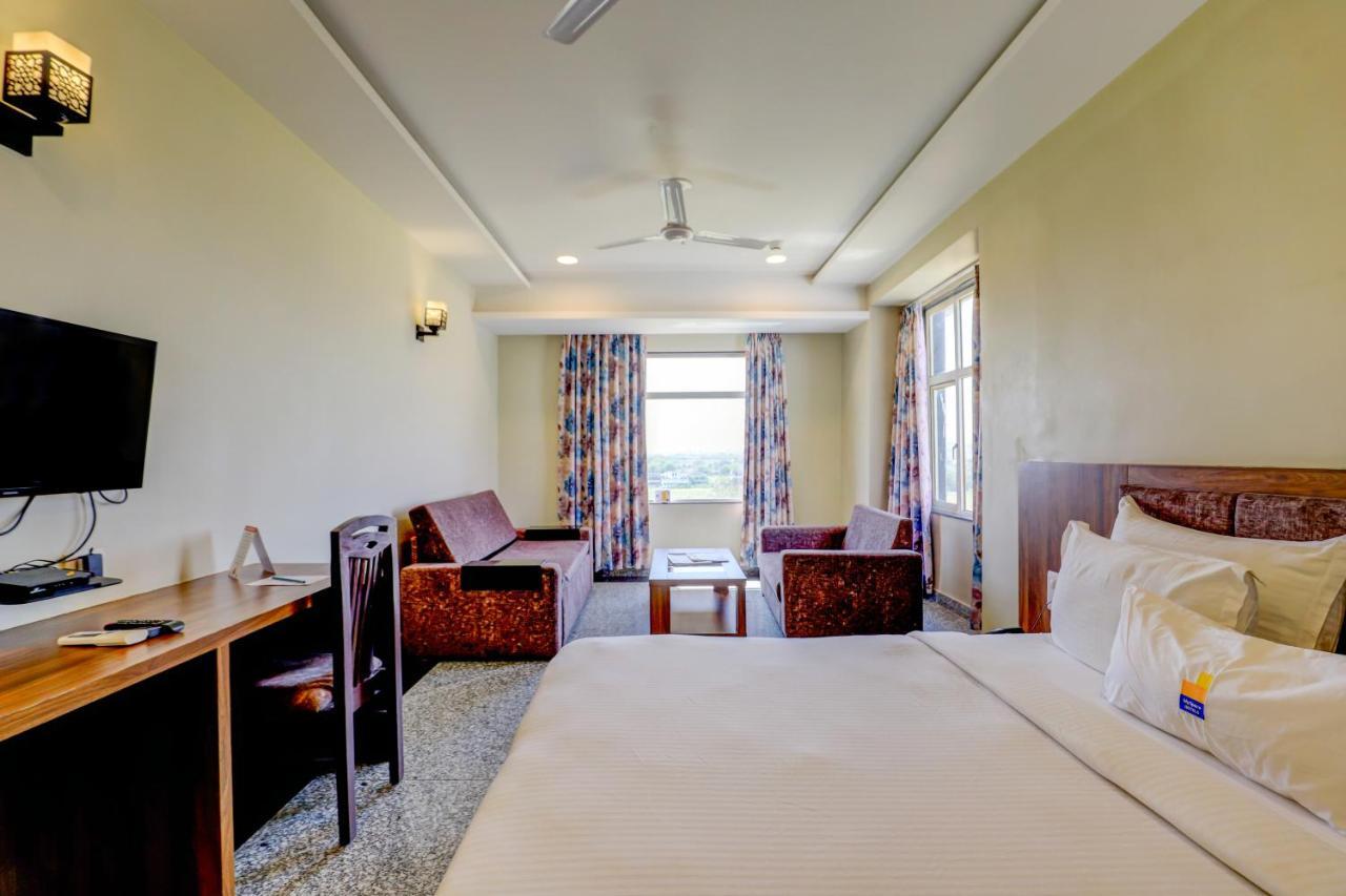 Hotel Shree Nanda Udajpur Zewnętrze zdjęcie