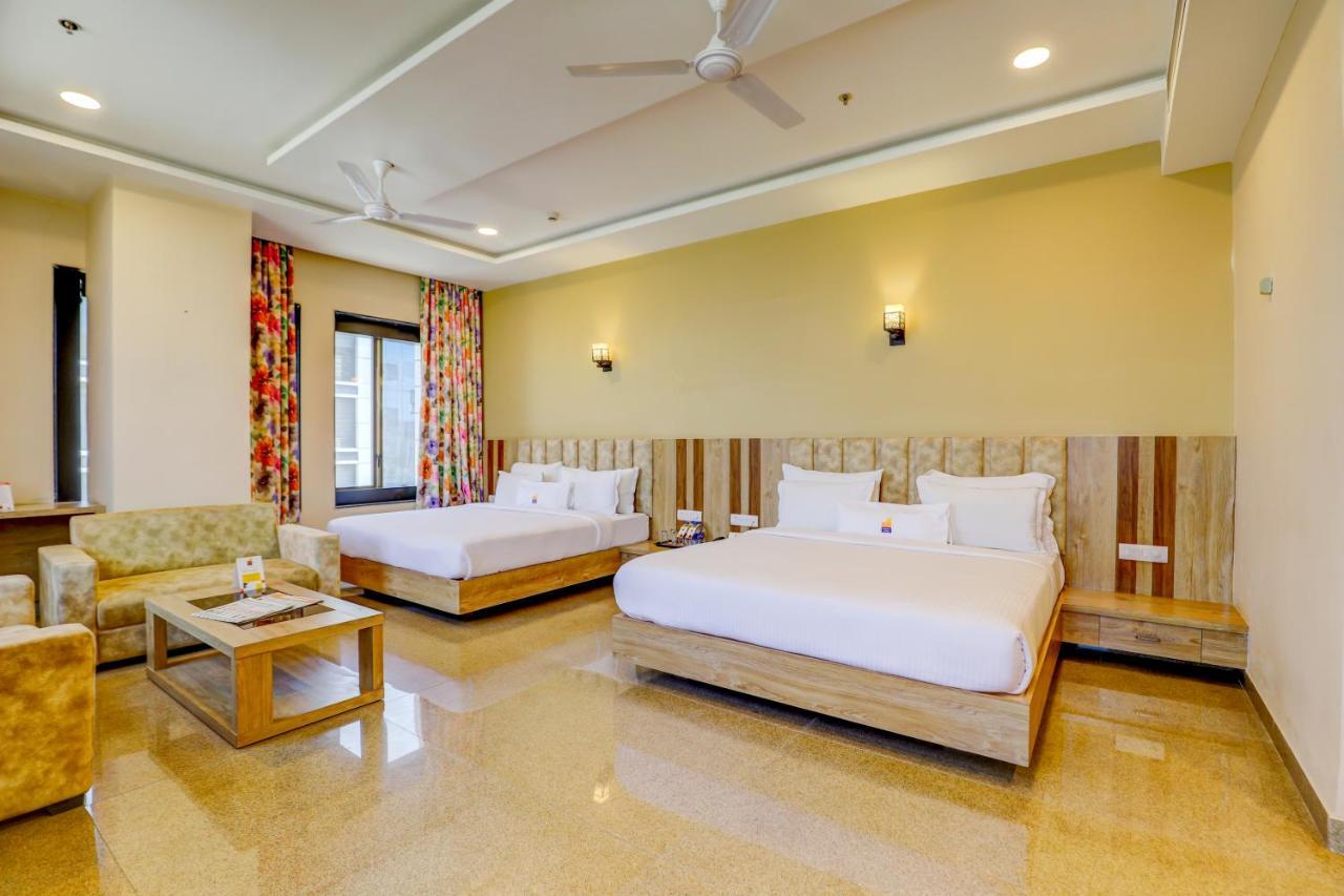 Hotel Shree Nanda Udajpur Zewnętrze zdjęcie