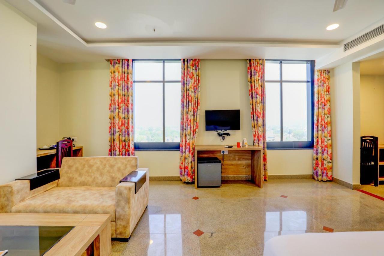 Hotel Shree Nanda Udajpur Zewnętrze zdjęcie